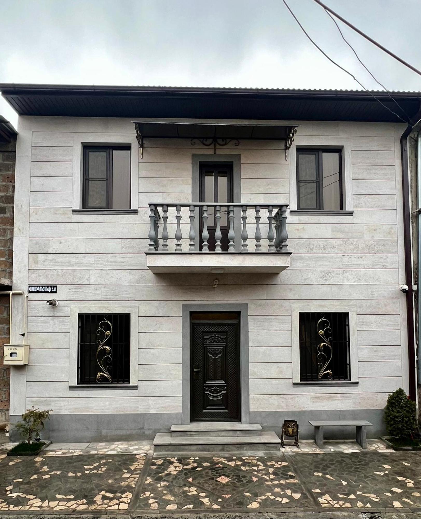 New , Comfortable 3 Bedroom House Yerevan Luaran gambar