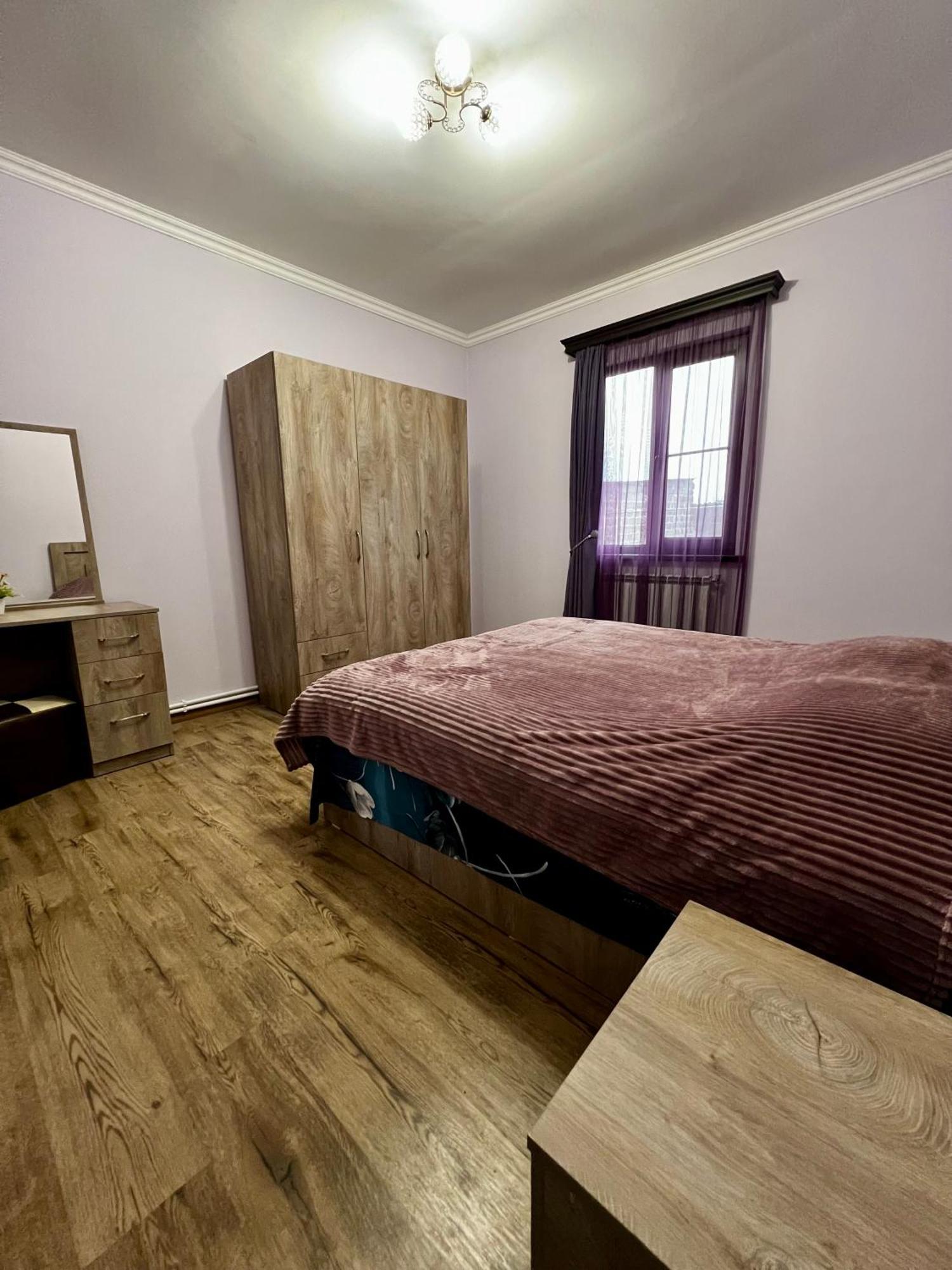 New , Comfortable 3 Bedroom House Yerevan Luaran gambar